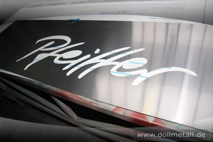 06_advertisingdesign_dollmetall_0492