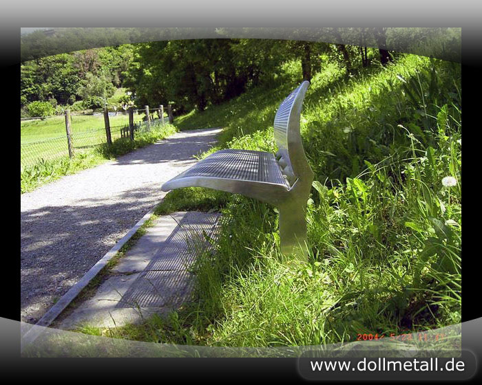 06_advertisingdesign_dollmetall_0506