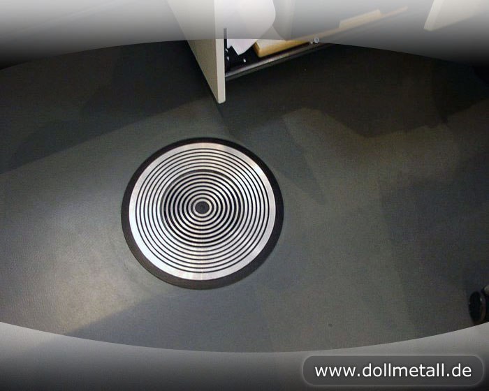 06_advertisingdesign_dollmetall_0509